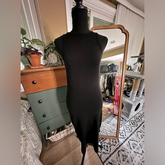 Forever 21 Midi Contour Black Dress - Picture 6 of 7